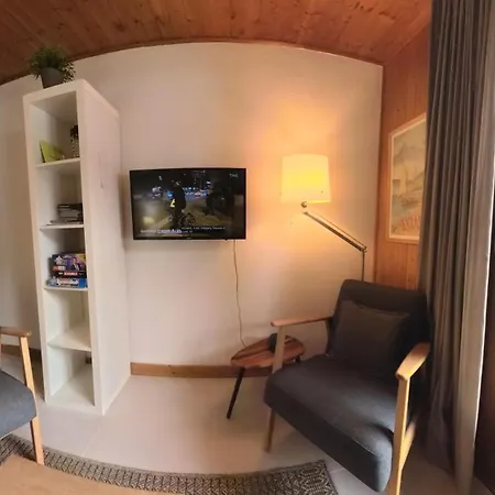 Apartment Between En