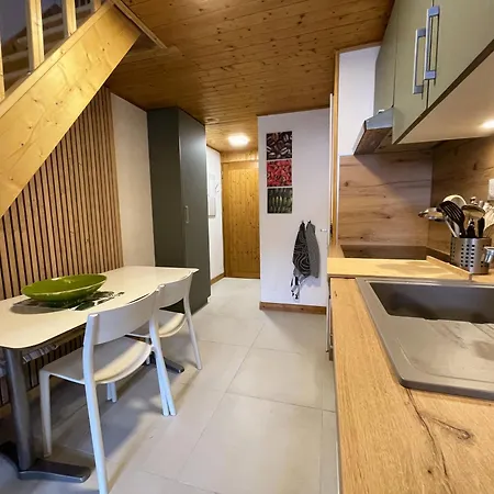 Between En Appartement *